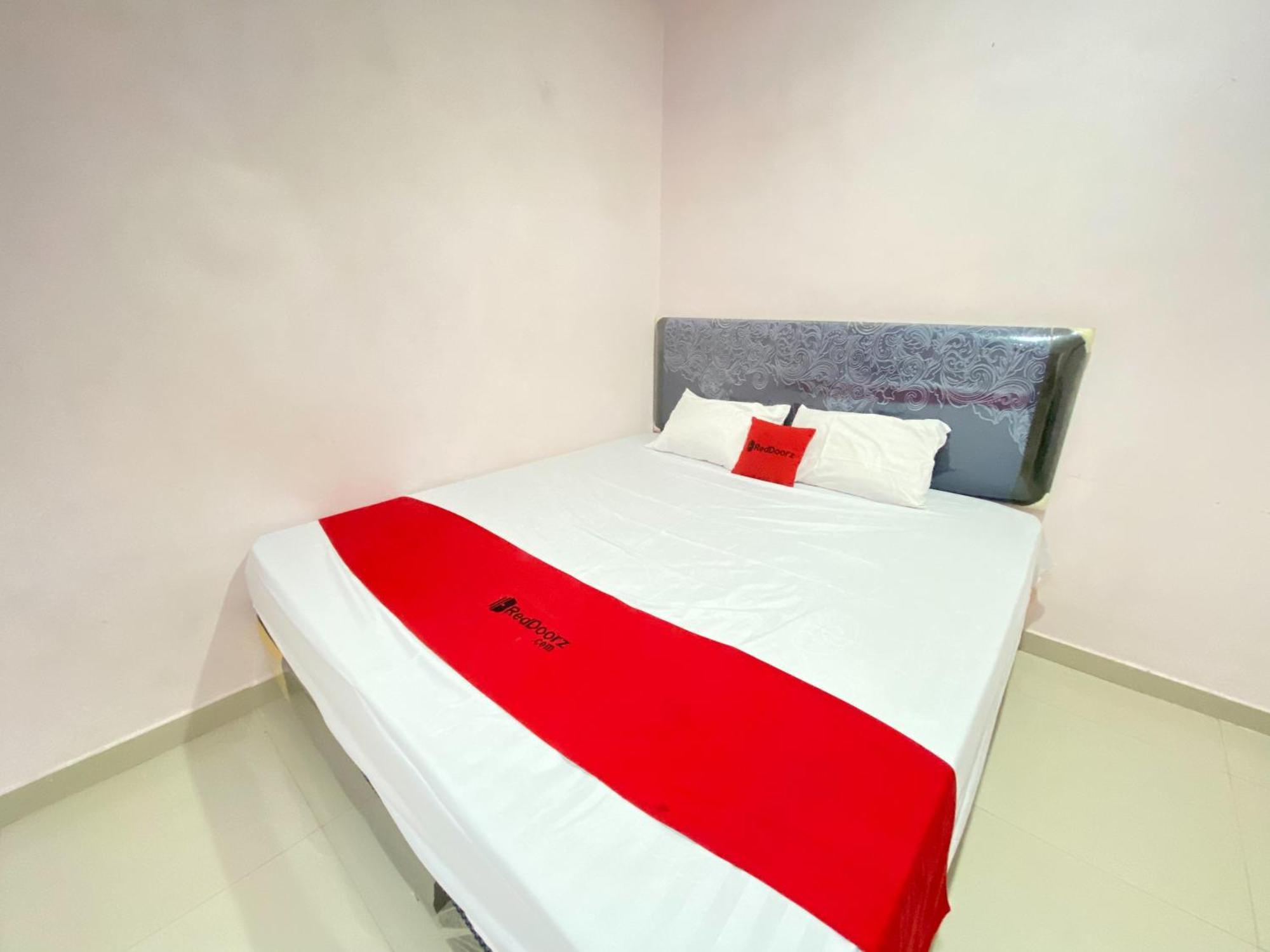Reddoorz At Homestay Madu Makassar Bagian luar foto