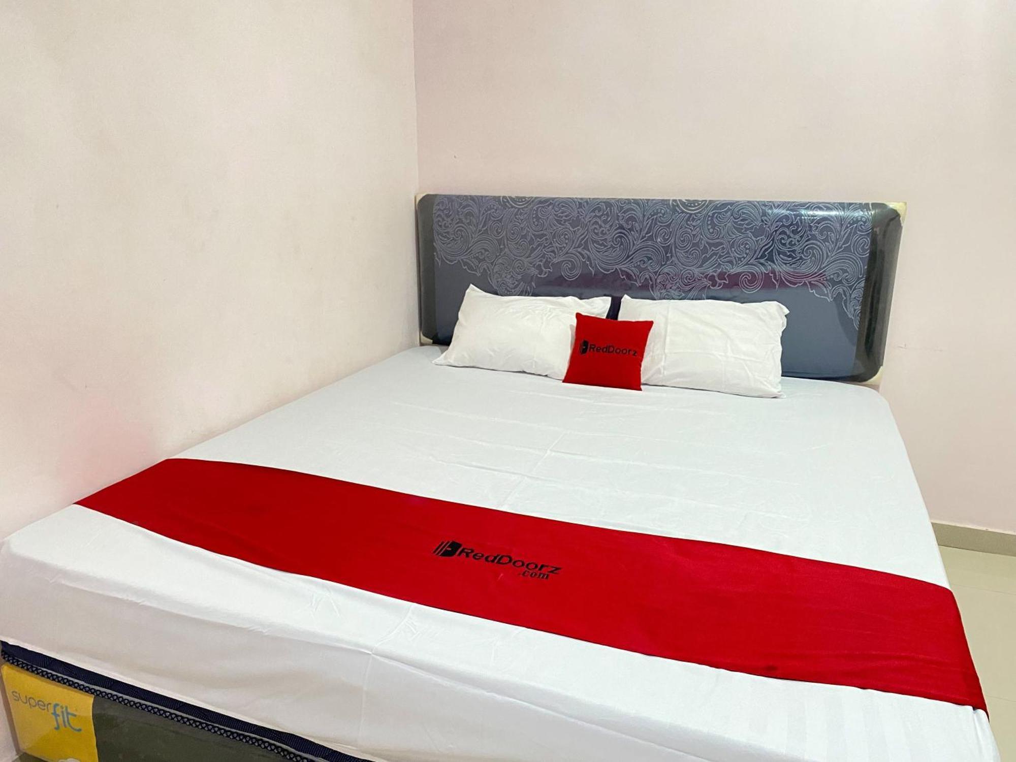 Reddoorz At Homestay Madu Makassar Bagian luar foto