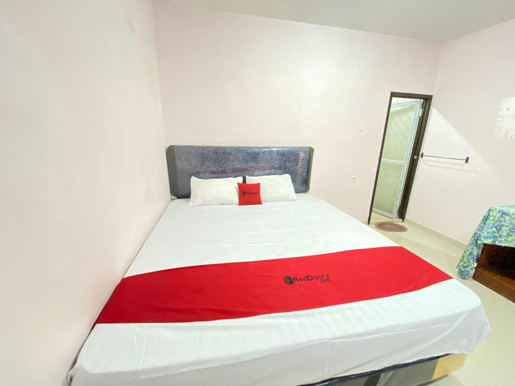 Reddoorz At Homestay Madu Makassar Bagian luar foto